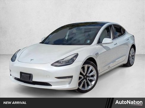 Used 2020 Tesla Model 3 Standard Range Plus image 1