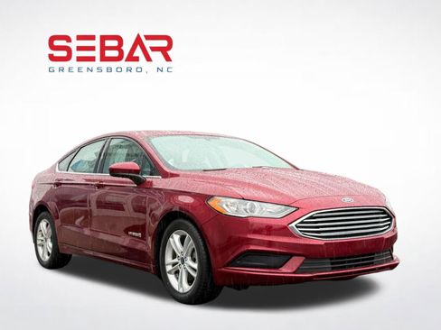 Used 2018 Ford Fusion SE image 4