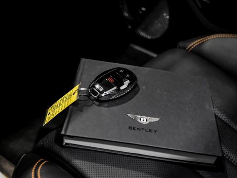 Used 2024 Bentley Flying Spur V8 image 63
