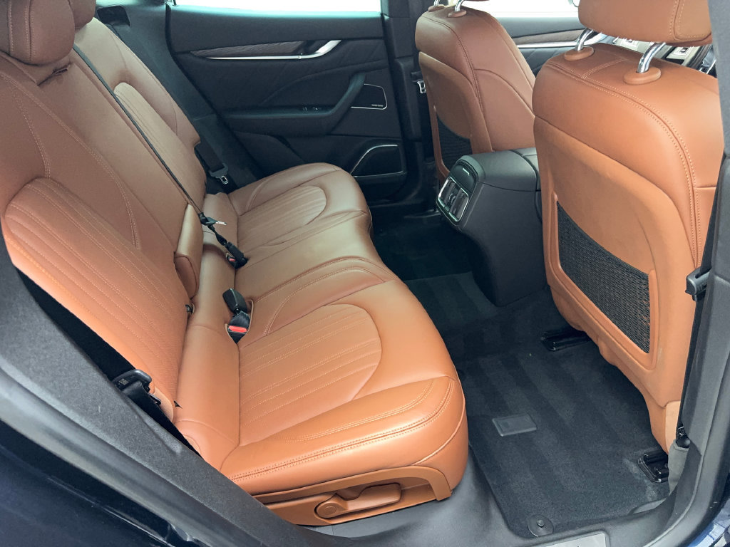 Used 2023 Maserati Levante GT AWD/4WD image 42