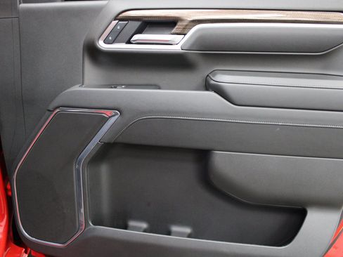 Used 2025 Chevrolet Silverado 2500 LT image 28