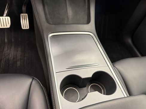 Used 2022 Tesla Model Y Performance AWD/4WD image 26