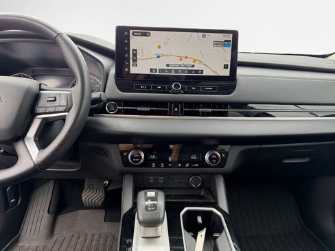 Used 2025 Mitsubishi Outlander SE FWD image 22