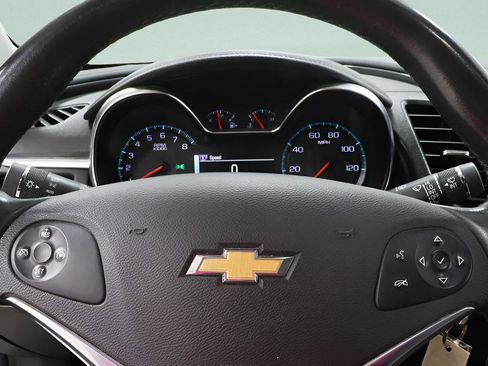 Used 2015 Chevrolet Impala LT FWD image 12