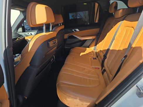 Used 2019 BMW X5 xDrive40i w/ M Sport Package image 16