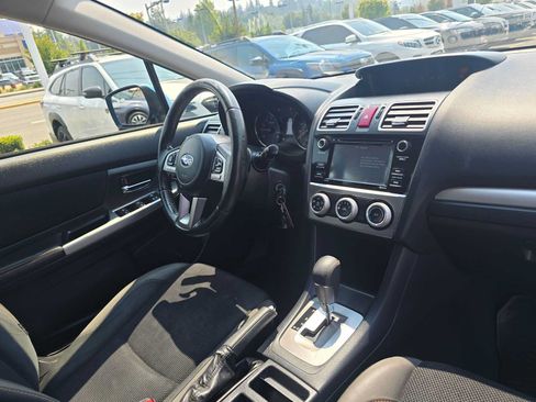 Used 2017 Subaru Crosstrek 2.0i Premium w/ Popular Package #2 AWD/4WD image 10