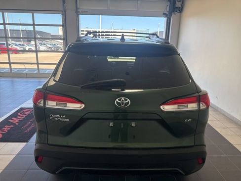 Certified 2025 Toyota Corolla Cross LE FWD image 8
