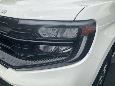 Certified 2025 Ford Expedition Active RWD image 9