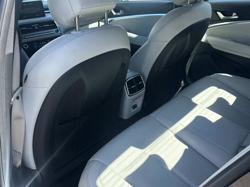 Used 2025 Genesis G70 2.5T AWD/4WD image 10