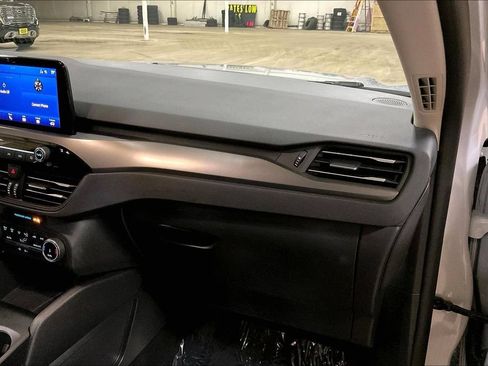 Certified 2025 Ford Escape Active AWD/4WD image 15