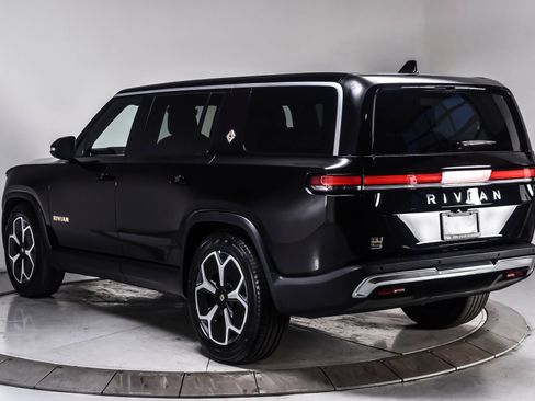 Used 2024 Rivian R1S Adventure AWD/4WD image 4