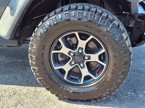 Used 2019 Jeep Wrangler Unlimited Rubicon w/ Dual Top Group image 9