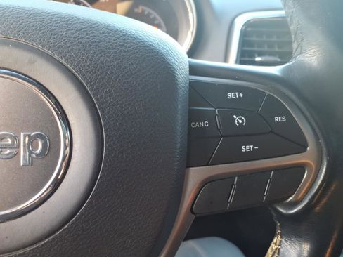 Used 2020 Jeep Grand Cherokee Laredo RWD image 20