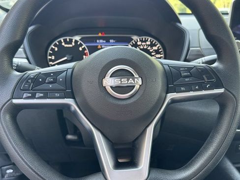 Used 2024 Nissan Altima 2.5 SV FWD image 7
