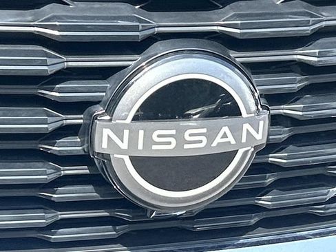 Used 2023 Nissan Rogue SV FWD image 11