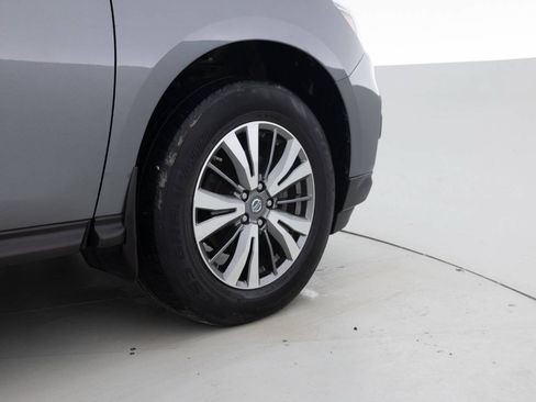Used 2018 Nissan Pathfinder S AWD/4WD image 18