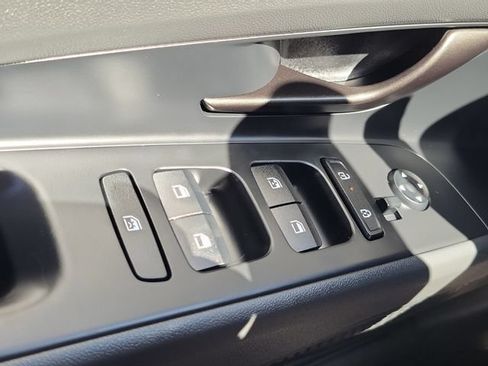 New 2026 Hyundai Elantra SEL Sport FWD image 18