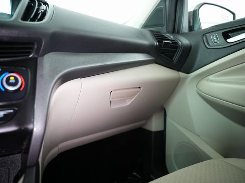 Used 2019 Ford Escape SE image 49