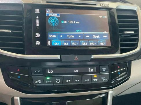 Used 2016 Honda Accord EX image 11