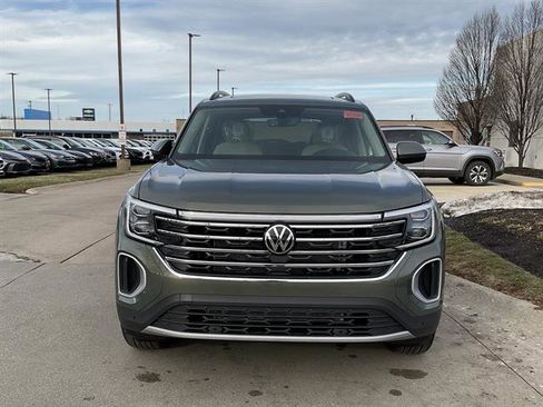 New 2026 Volkswagen Atlas SE image 2