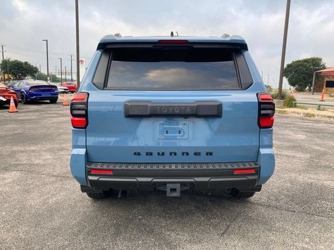 Used 2025 Toyota 4Runner SR5 RWD image 6
