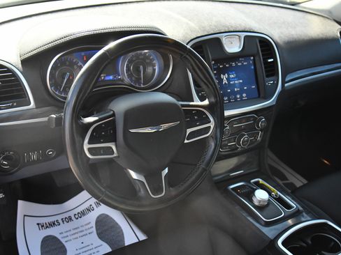 Used 2022 Chrysler 300 Touring w/ Sport Appearance Package image 14