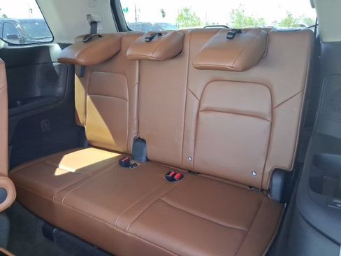 Used 2023 Nissan Pathfinder Platinum FWD image 17