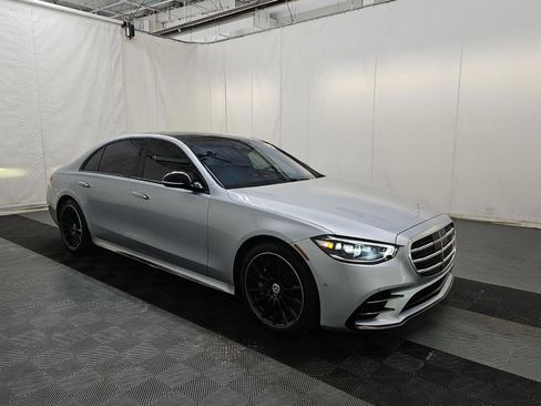 Used 2023 Mercedes-Benz S 500 4MATIC w/ AMG Line image 4