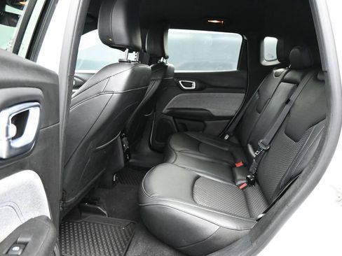 Used 2024 Jeep Compass Latitude w/ Convenience Group AWD/4WD image 24