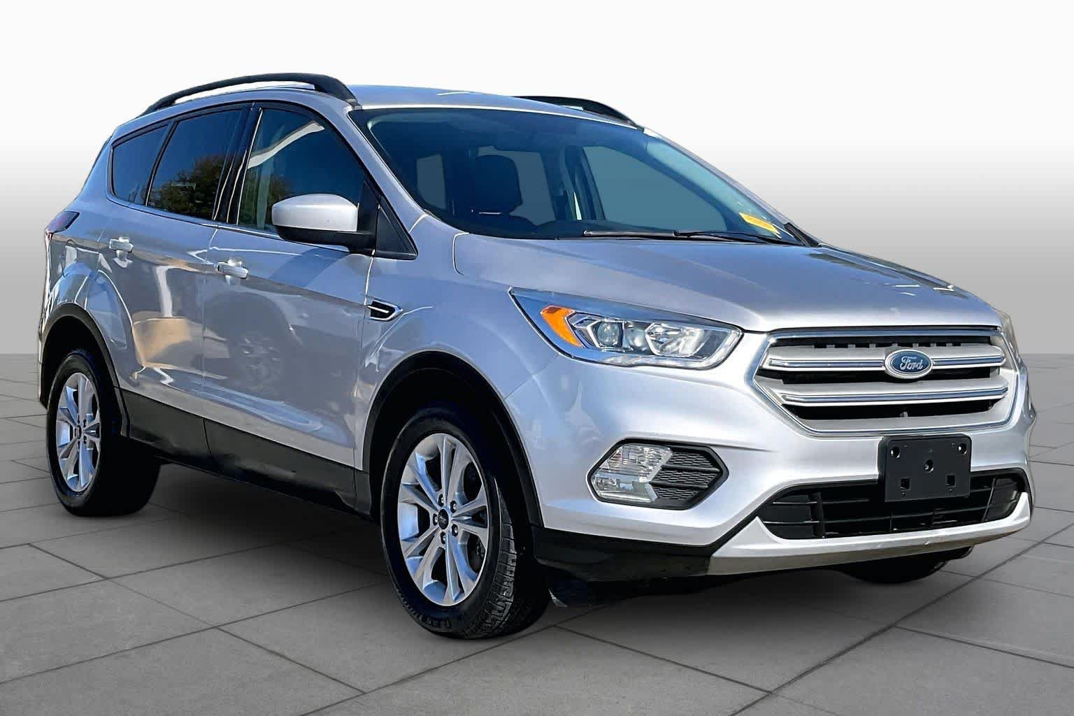 Used 2019 Ford Escape SEL FWD image 3