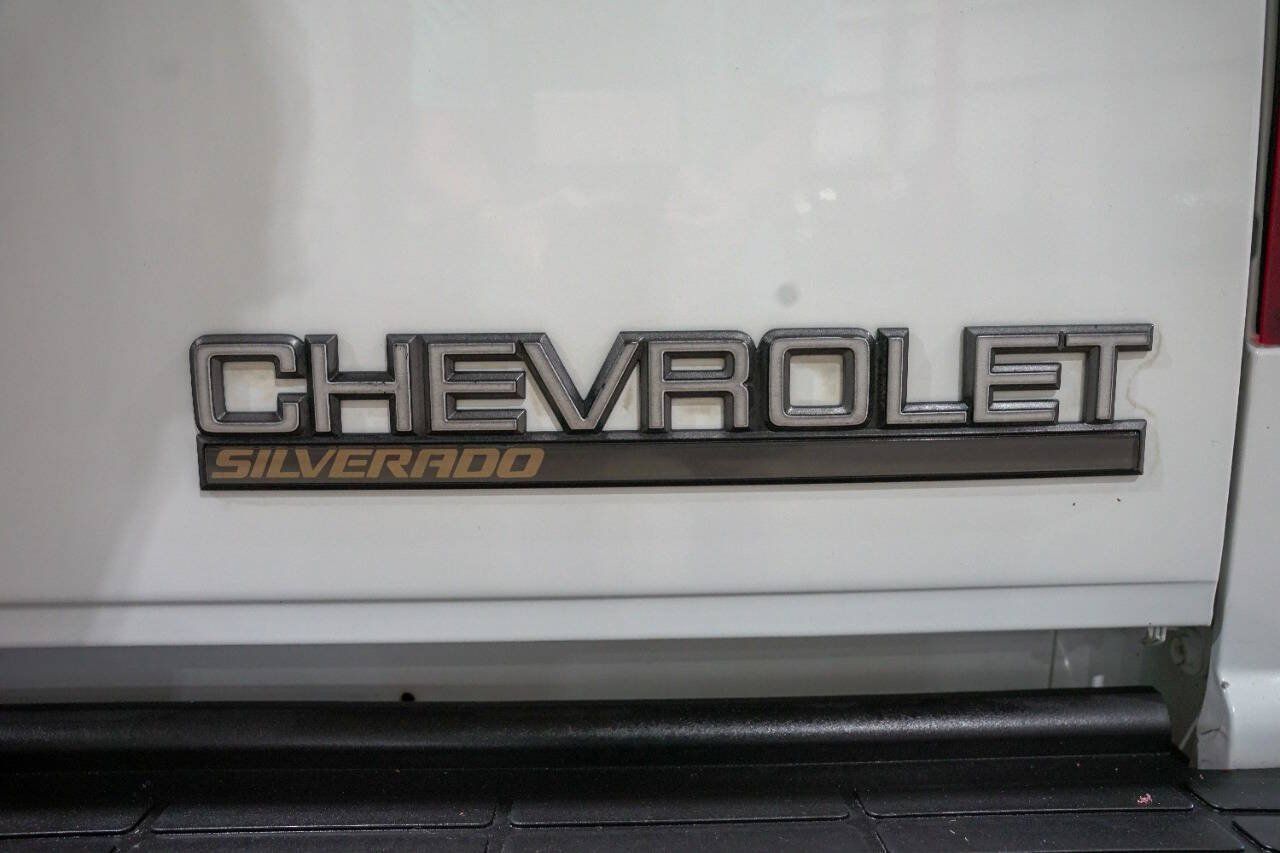 Used 1998 Chevrolet Silverado 1500 4x4 Extended Cab w/ Preferred Equipment Group 2 image 25