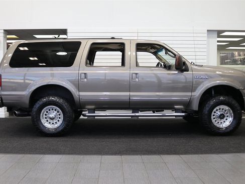 Used 2005 Ford Excursion Limited image 5
