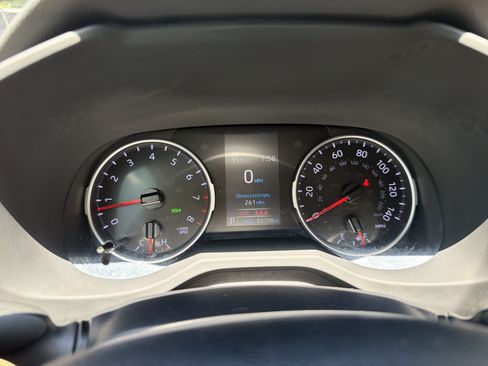 Used 2019 Toyota RAV4 XLE w/ Convenience Package FWD image 29