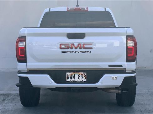 Used 2023 GMC Canyon Elevation w/ Elevation Premium Package AWD/4WD image 5