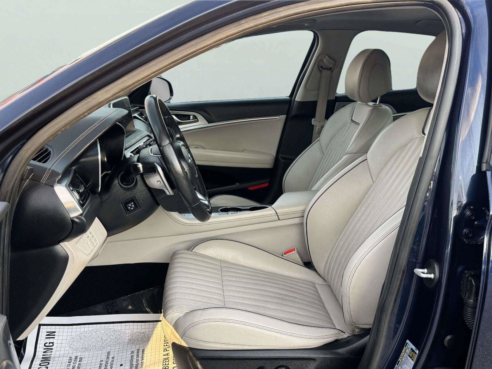 Used 2019 Genesis G70 2.0T Advanced w/ Elite Package RWD image 10