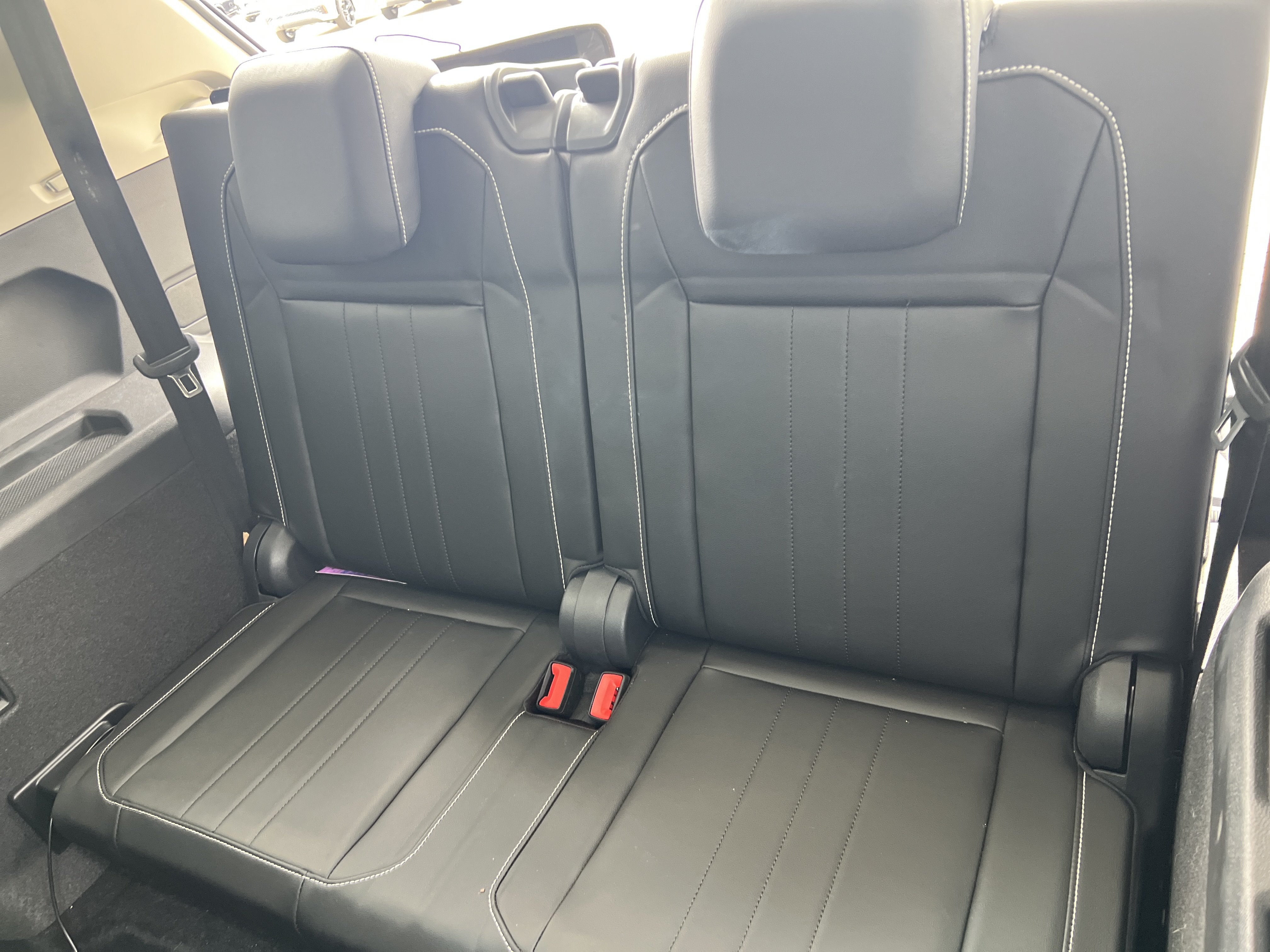 Used 2023 Volkswagen Tiguan SE w/ Panoramic Sunroof Package FWD image 27
