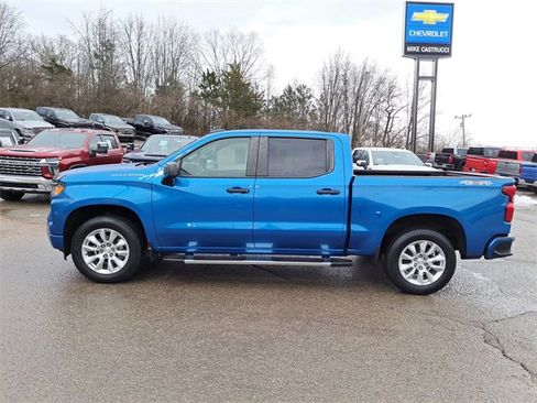 Used 2024 Chevrolet Silverado 1500 Custom image 2