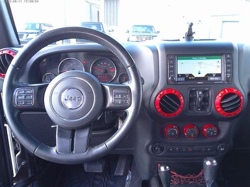 Used 2017 Jeep Wrangler Unlimited Rubicon AWD/4WD image 10