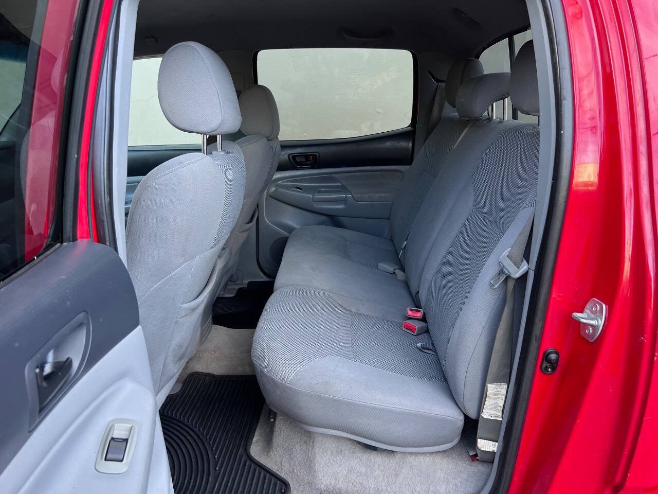 Used 2005 Toyota Tacoma PreRunner w/ TRD Sport Pkg #4 RWD image 6