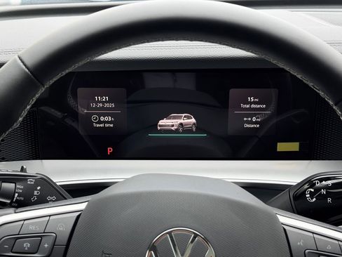 New 2026 Volkswagen Tiguan SE R-Line AWD/4WD image 17