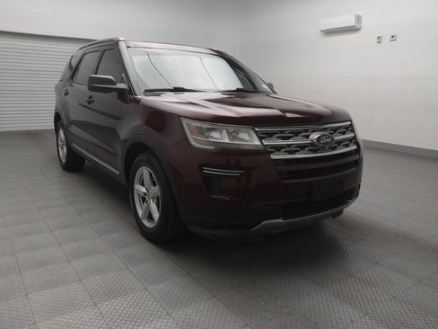 Used 2018 Ford Explorer XLT image 13