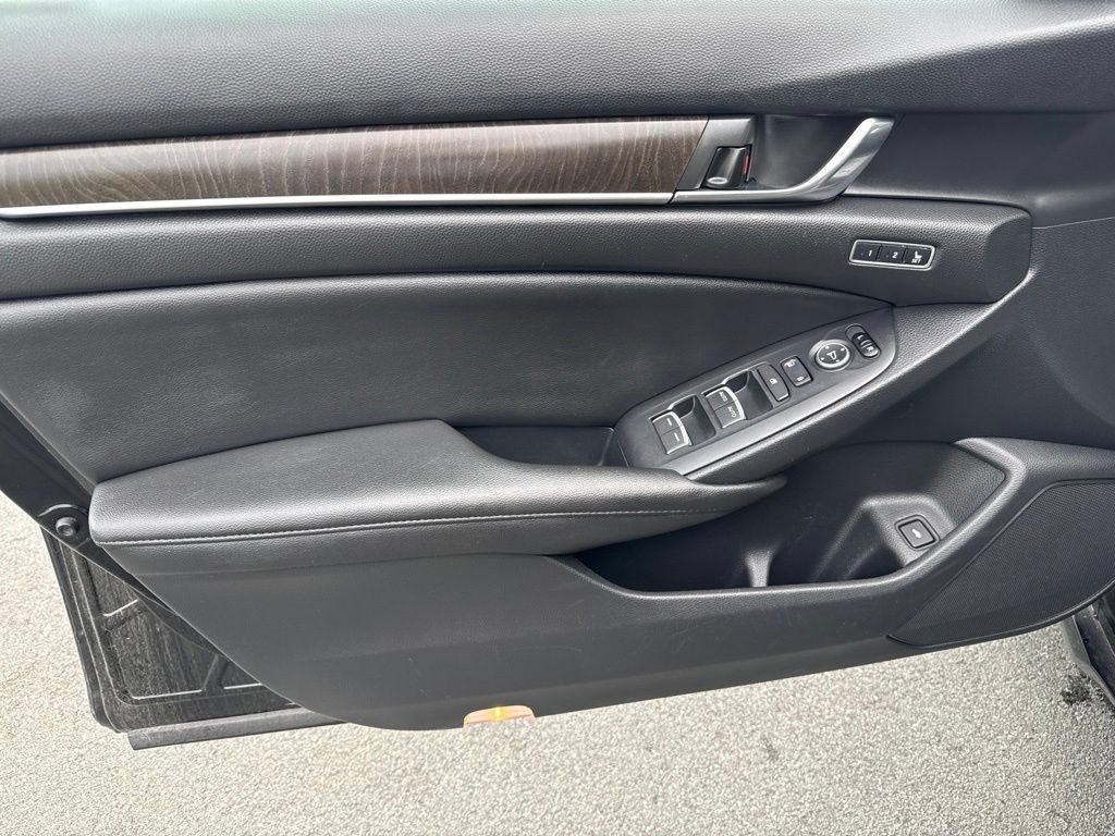 Used 2019 Honda Accord Touring image 23