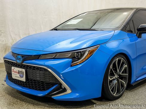 Used 2022 Toyota Corolla XSE FWD image 3
