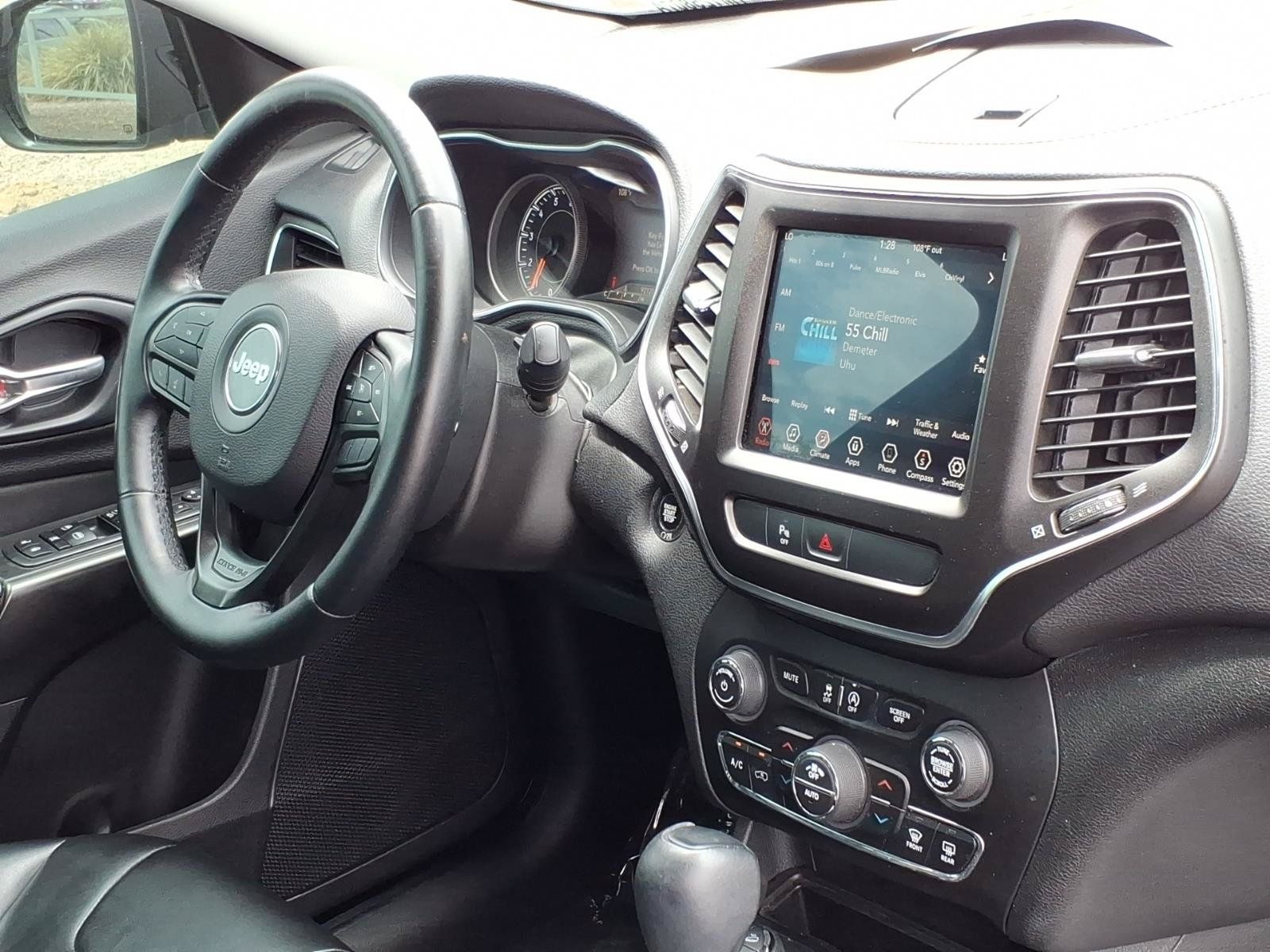 Used 2019 Jeep Cherokee Trailhawk w/ Comfort/Convenience Group AWD/4WD image 12