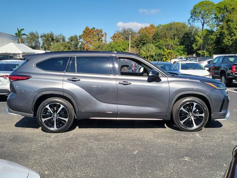 Used 2022 Toyota Highlander XSE image 14