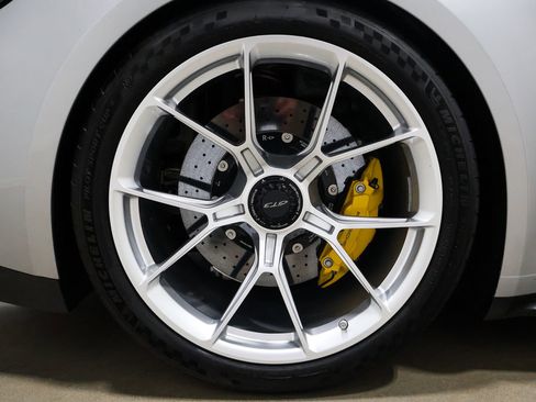 Used 2022 Porsche 911 GT3 RWD image 25