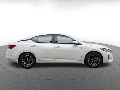 Used 2025 Nissan Sentra SV FWD image 8
