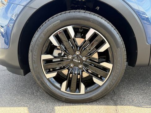 Used 2025 Kia Telluride SX Prestige image 9