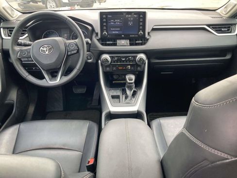 Used 2021 Toyota RAV4 XLE Premium image 17