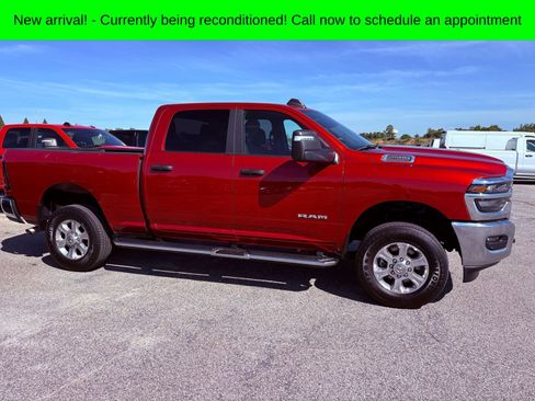 Used 2026 RAM 2500 Big Horn AWD/4WD image 2